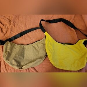 Bundle Of 2 BAGGU Medium Crescents - Dark Khaki & Sour